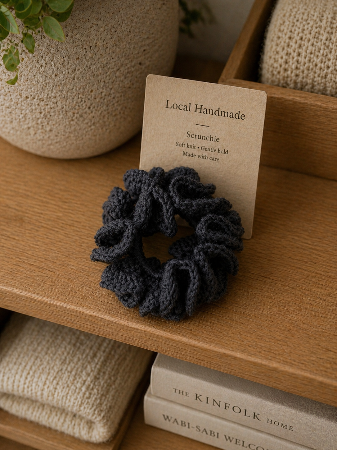 The Batais Scrunchie - Black