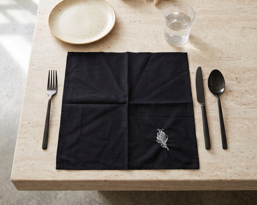 Embroidery Napkin Leaf White (set of 4)