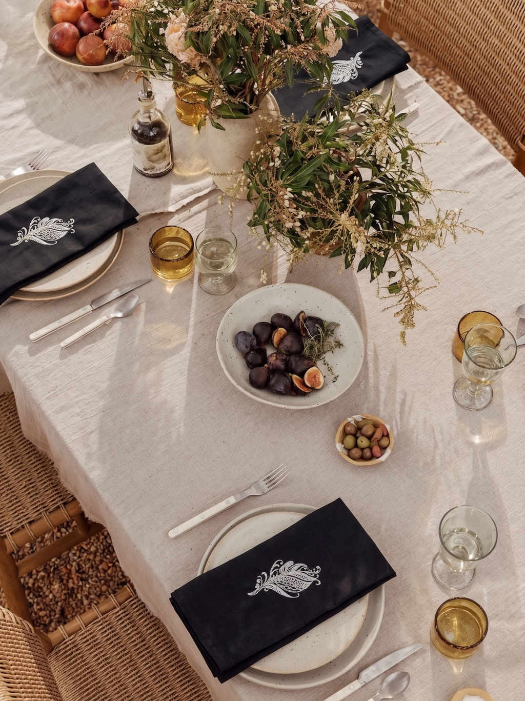 Embroidery Napkin Leaf White (set of 4)